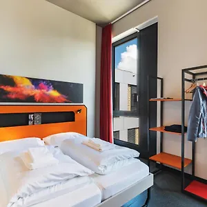  Hotel Meininger Centre Charmilles Suiza